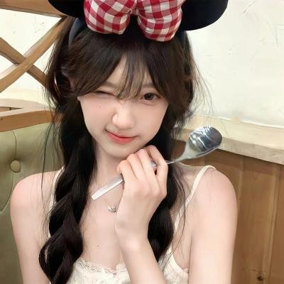 想被拥抱的12个女人
